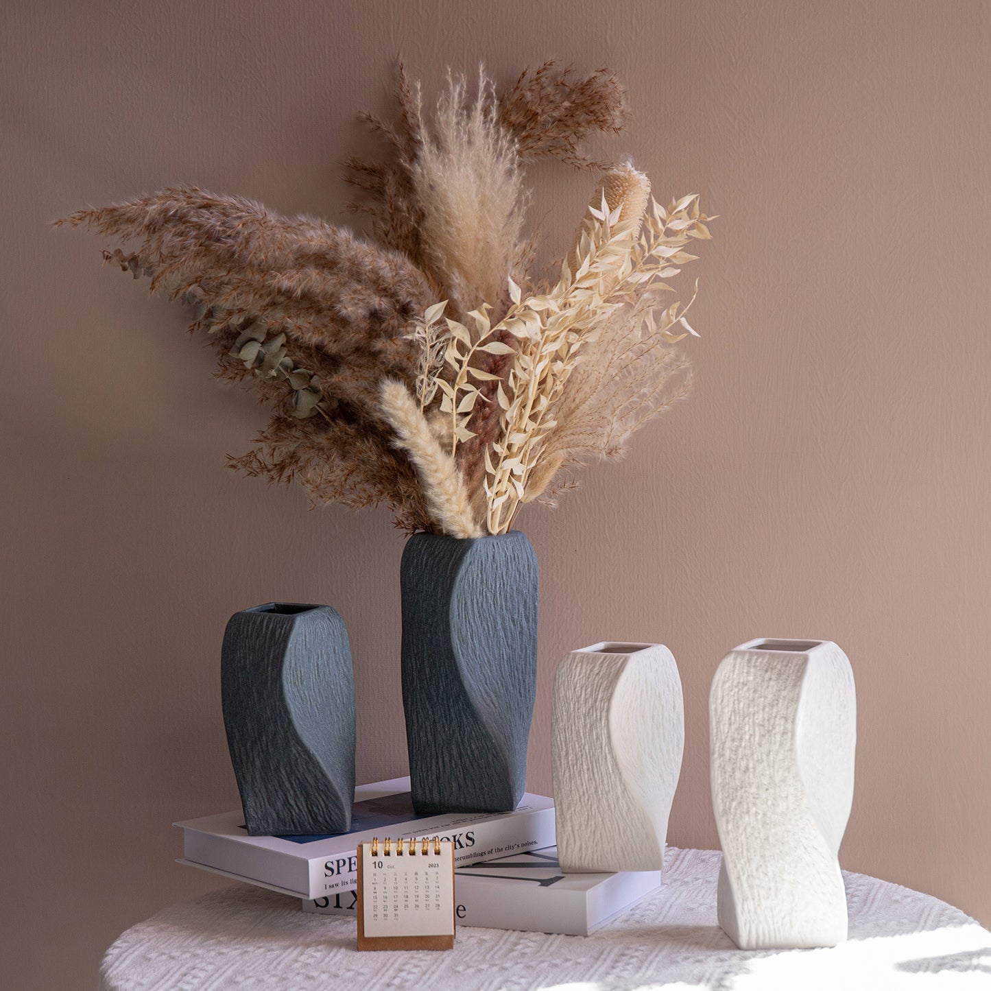 White Abstract Twisted Ceramic Vase - Artistic Minimalist Flower Holder for Home Decor (20x10x10cm)